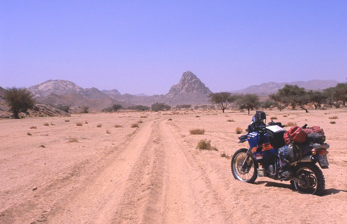 Noch ca. 60 km bis Tam, es wurden die schlimmsten der ganzen Strecke