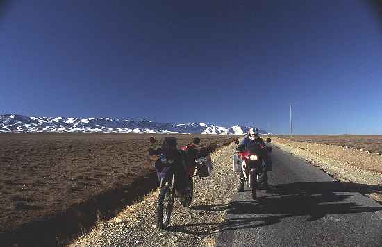 Hier haben wir gerade den kalten Col de Talghamt hinter uns ...