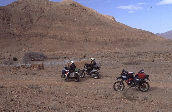 Einige Kilometer hinter Mengoub beginnt eine weitere schne Piste