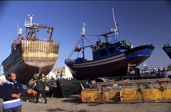 Fischerboote im Trockendock