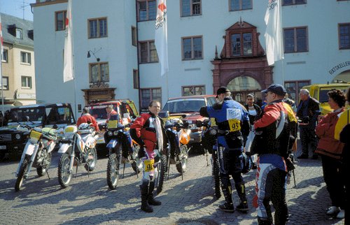 Auf dem Marktplatz von Darmstadt, kurz vor dem "deutschen" Start