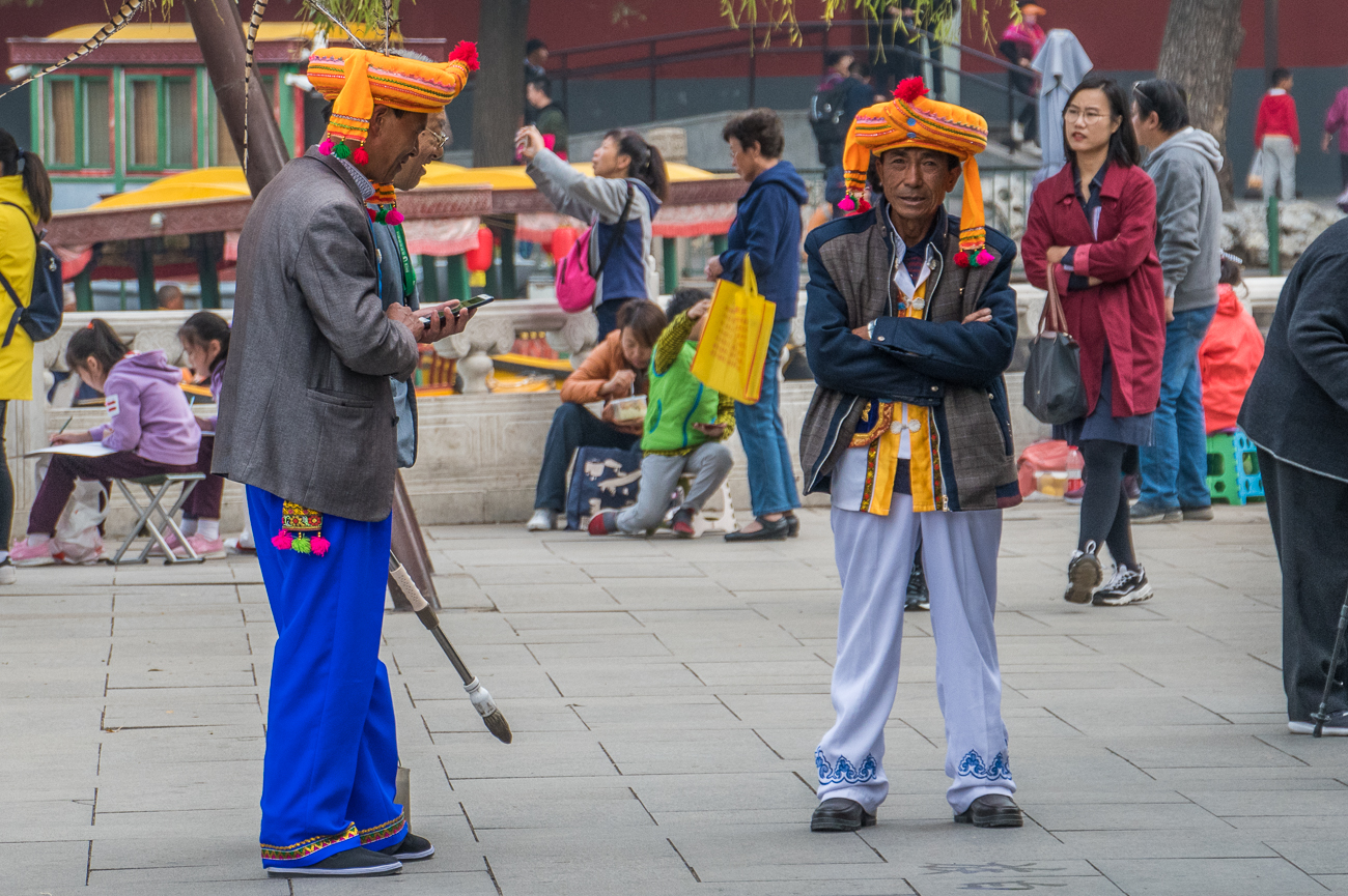 Männer in traditioneller Kleidung