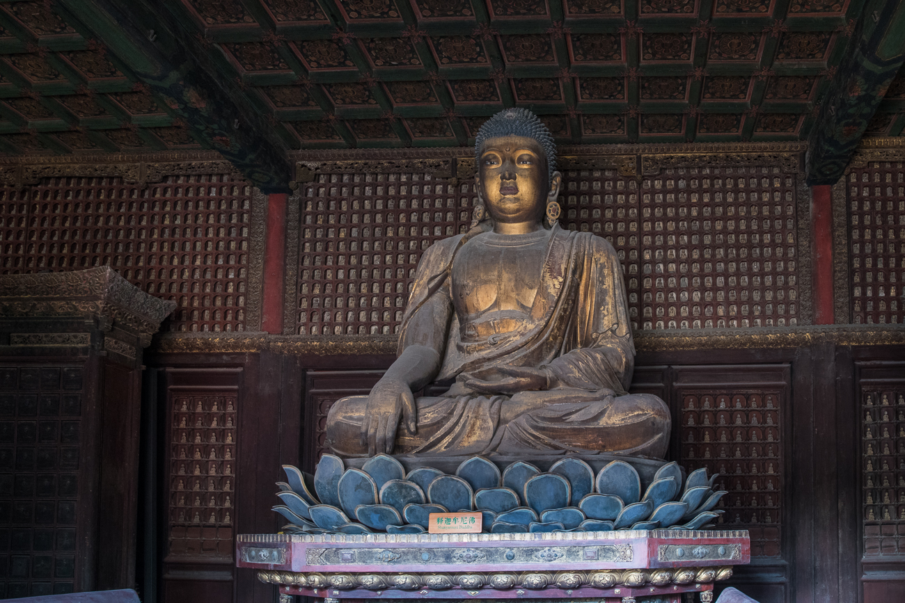 Eine weitere Buddha-Statue