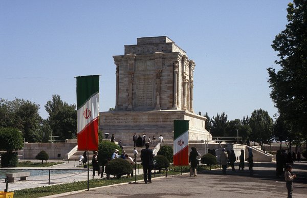 Grabmal des Dichters Ferdowsi in Tus