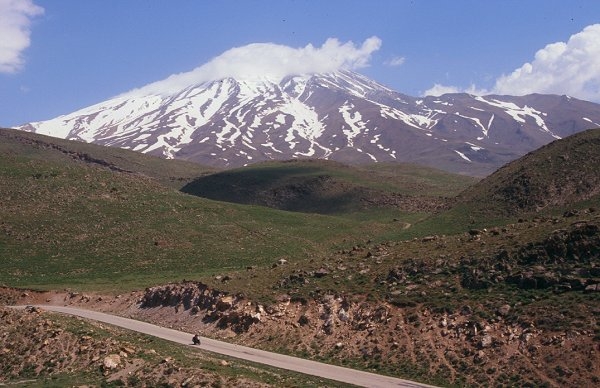 Der 5.673 m hohe Damavand ist der höchste Berg des Iran