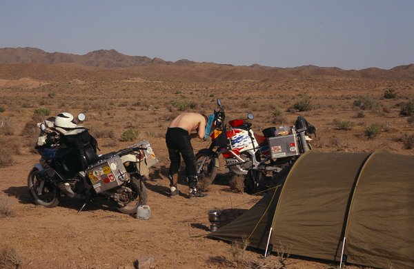 Tappeh Taq, Wildcamping in der Wüste