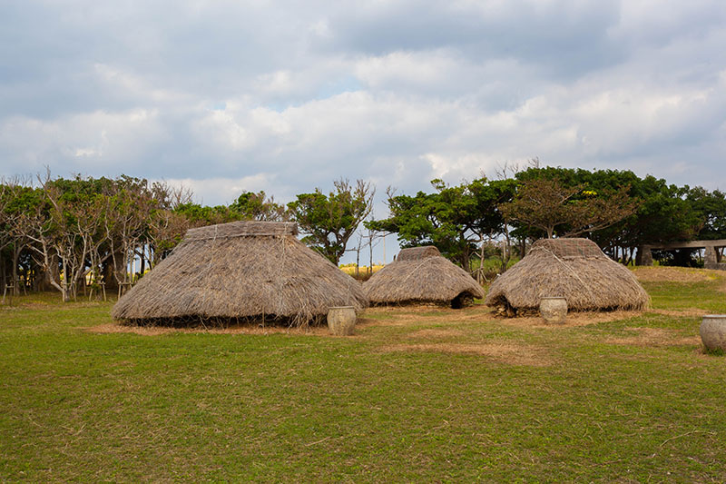 Steinzeit-Dorf auf Ikei Island