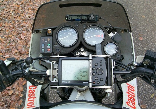 Spartanisches Cockpit, der GPS-Halter fehlt natürlich noch ...
