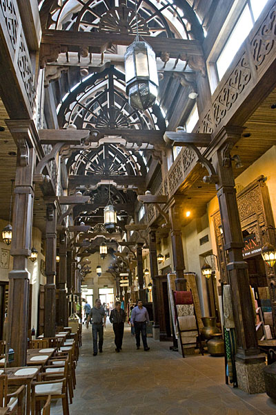 Im Inneren des Hotels ist eine Art (Touristen-) Souk aufgebaut