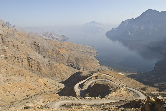 Einer der Fjorde von Land aus gesehen