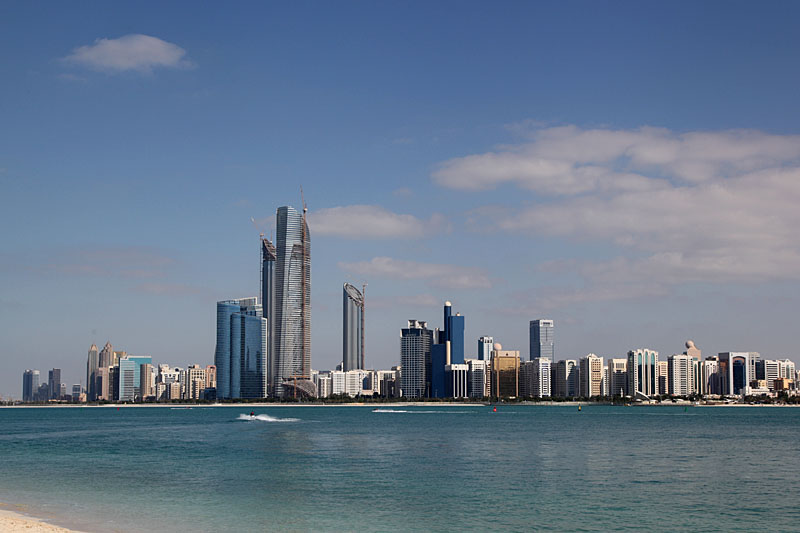 Blick vom Heritage Village auf Abu Dhabi