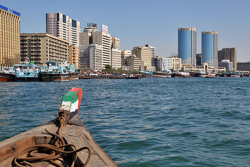 Fahrt über den Dubai Creek