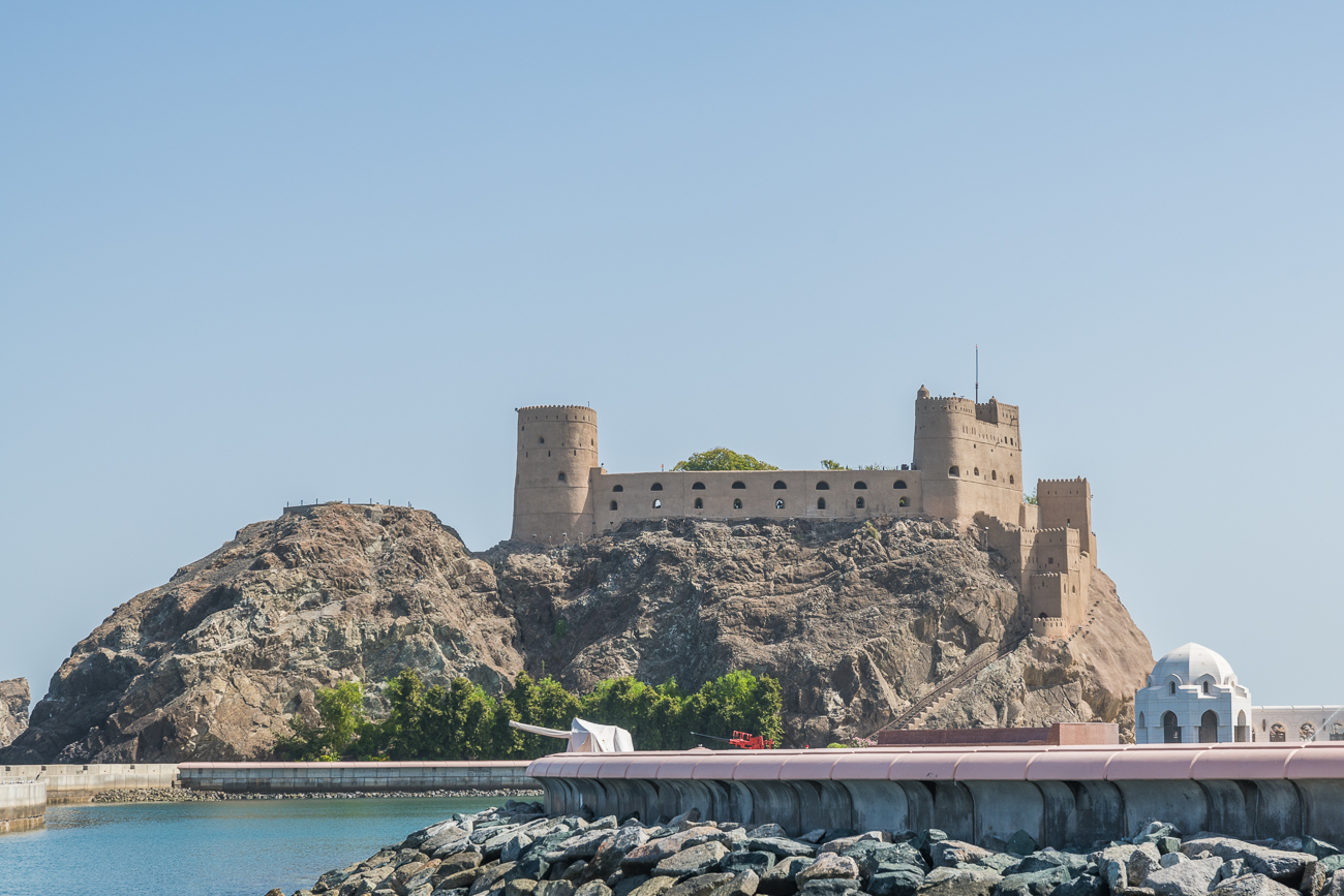 Das Fort Jalali über dem Hafen von Old Muscat