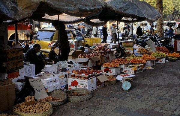 Markt am Straßenrand