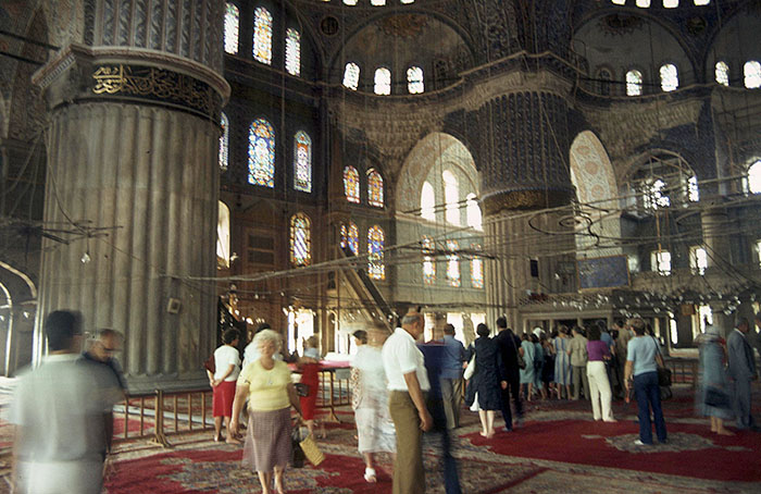 Im Inneren der blauen Moschee