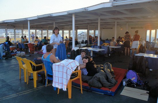 Wir machen es uns auf dem Deck bequem