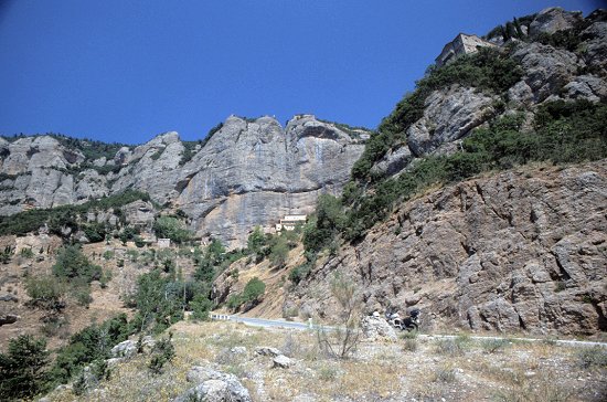 Wir durchfahren schöne Canyons ...