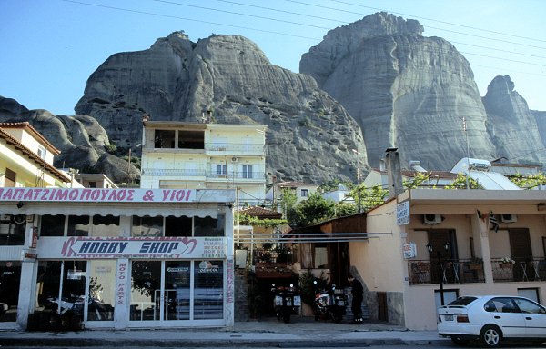 Unsere Unterkunft, direkt unter den Meteora-Felsen