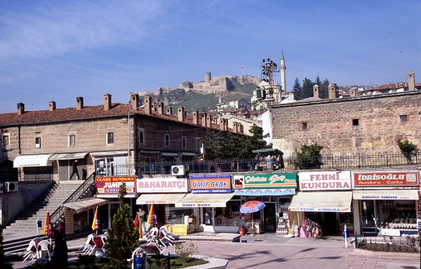 Kastamonu, überragt von einem Kastell