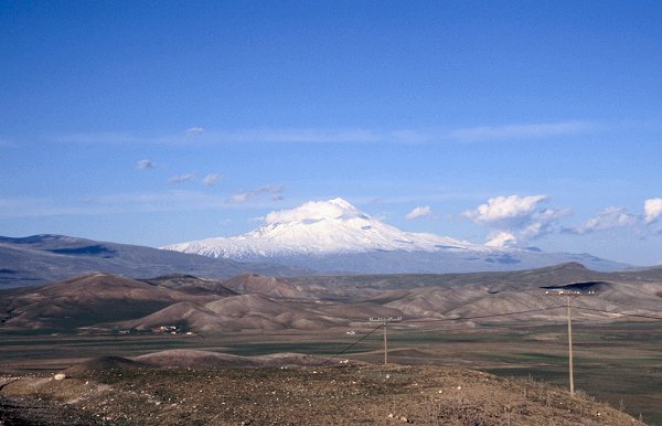 Der höchste Berg der Türkei liegt fast wolkenfrei vor uns