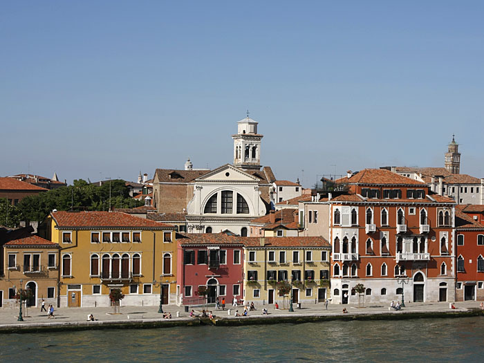 Fahrt mit der Fähre durch Venedig