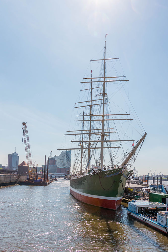 Das Museumsschiff Rickmer Rickmers im Hamburger Hafen