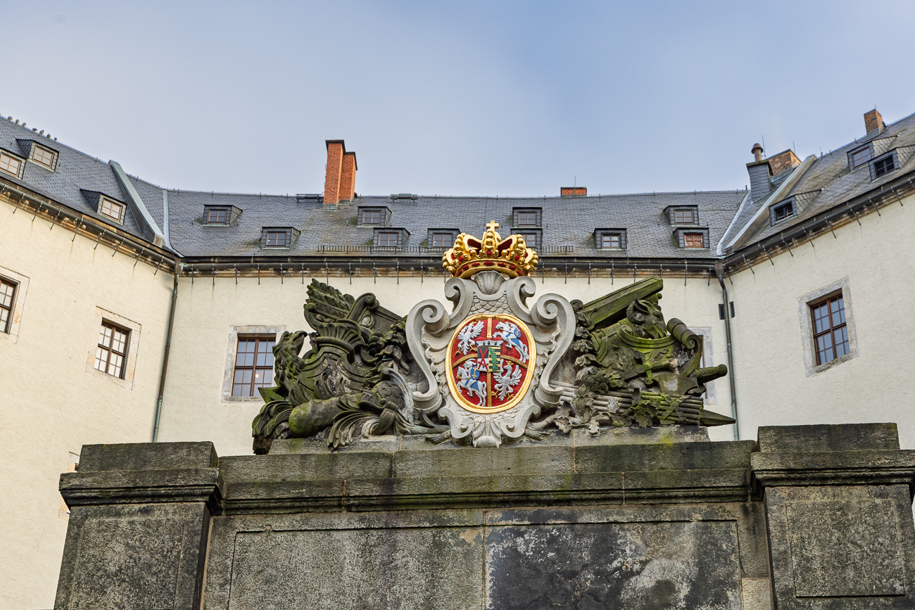 Am Eingangsportal der Festung