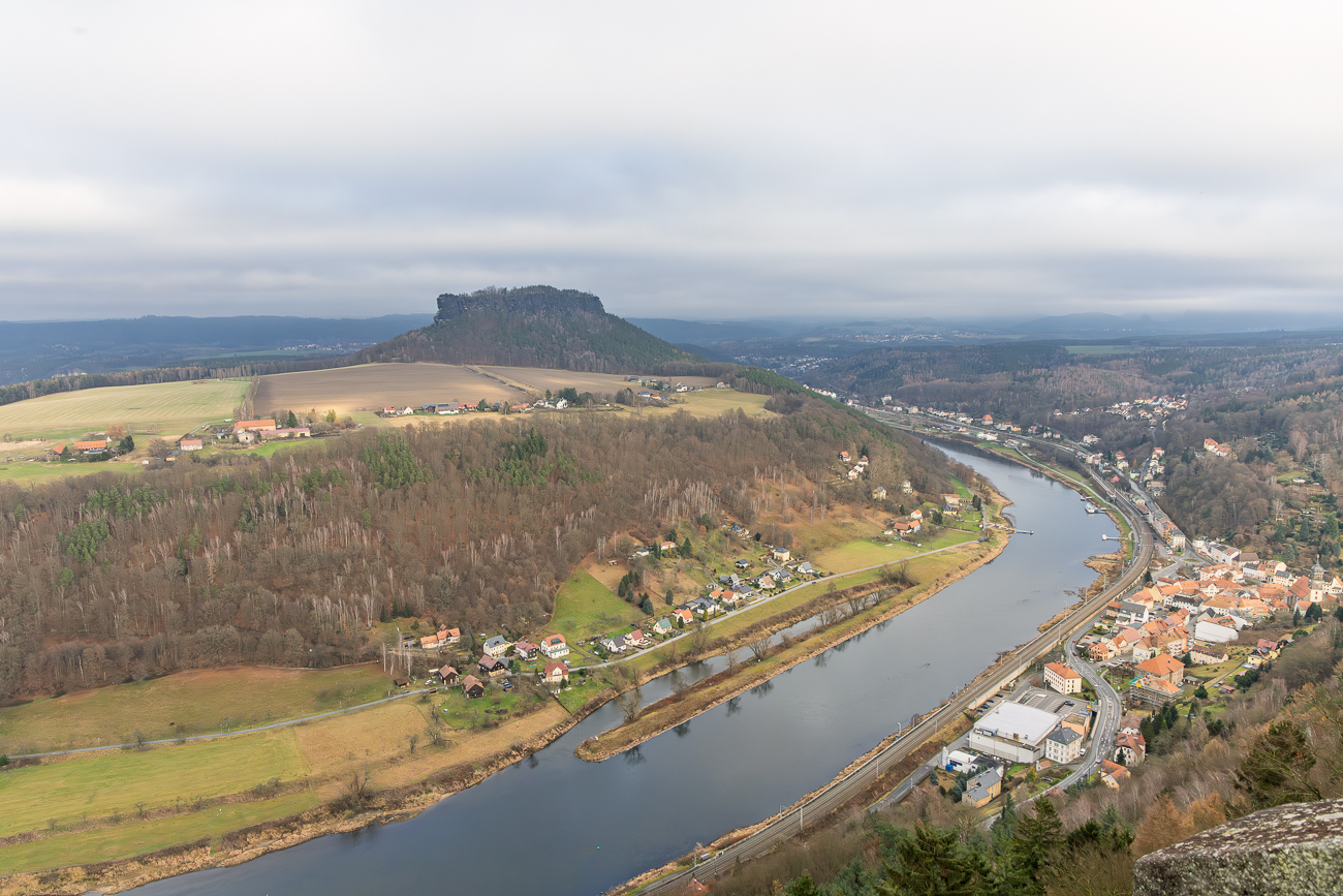 Blick ins Elbetal und auf den Lilienstein, den wir am Morgen bestiegen haben