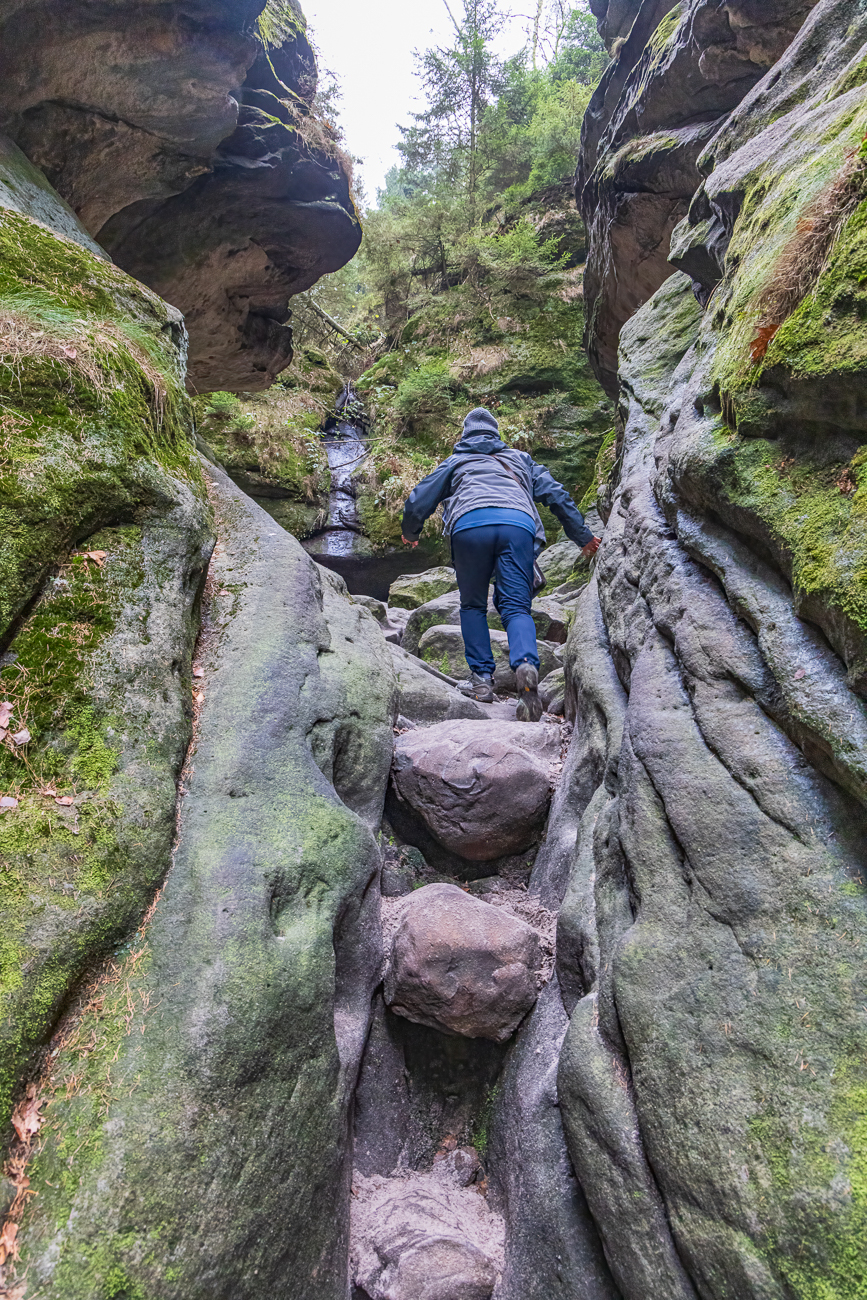 ... die Felsen zu erklimmen