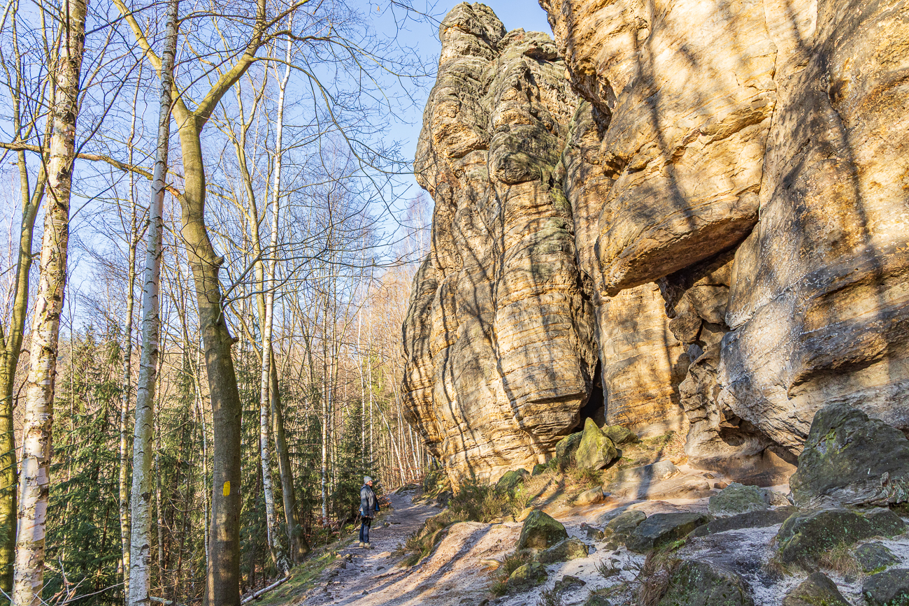 Die Sonne w&auml;rmt den Sandstein auf