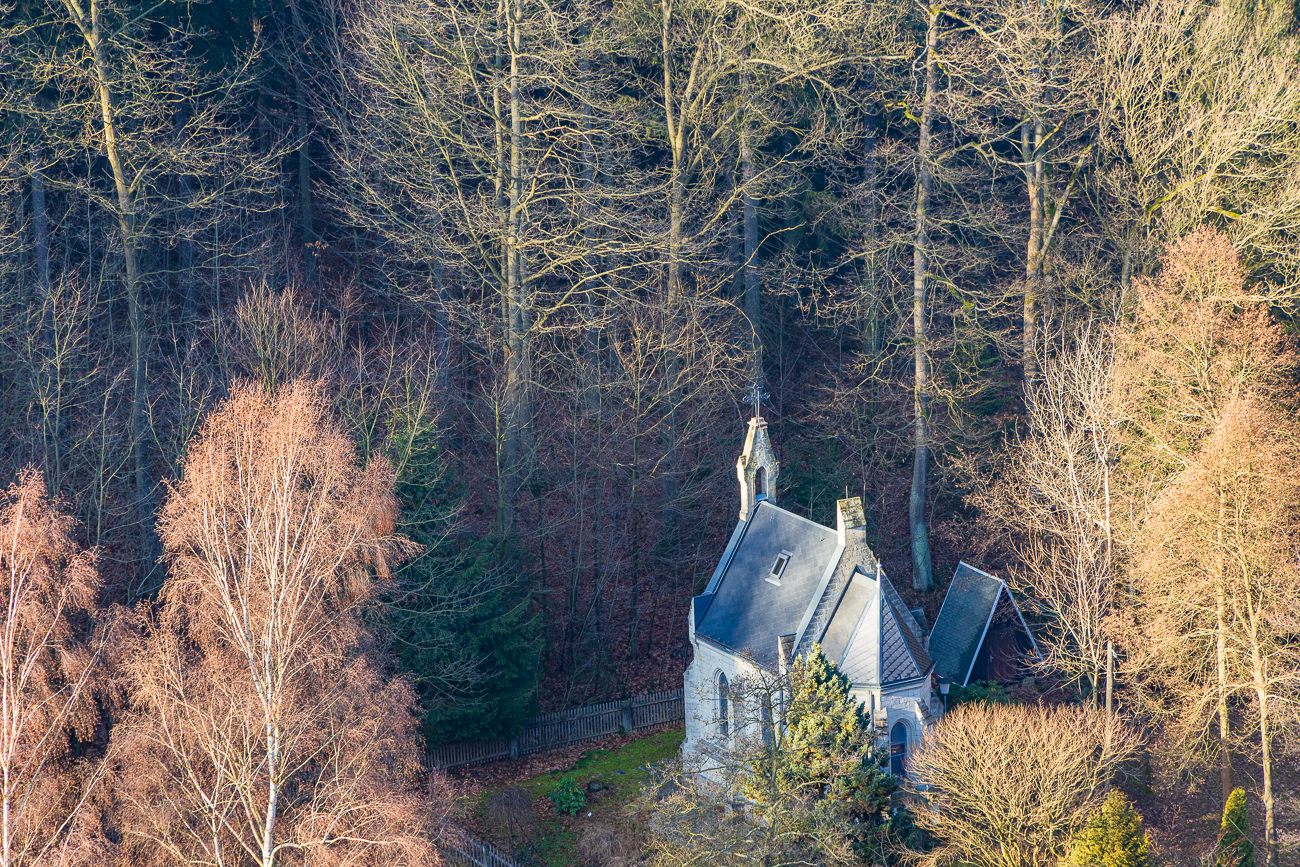 Waldkapelle im Tal