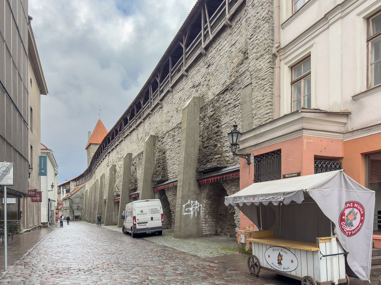 Die Revaler Stadtbefestigung (estnisch Tallinna linnam&uuml;&uuml;r) ist die historische Stadtbefestigung der estnischen Hauptstadt Tallinn