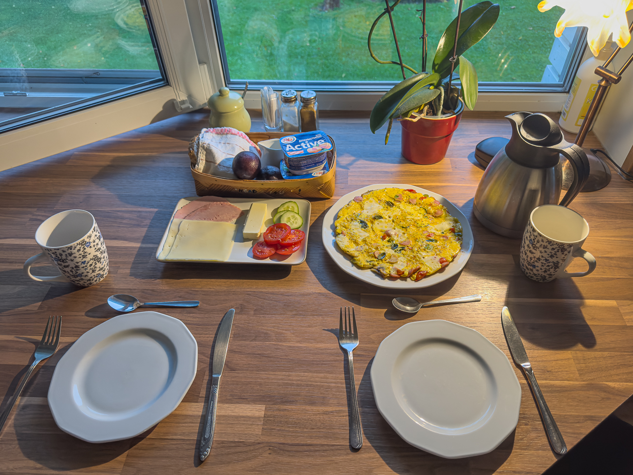 Nach einem, von der Wirtin liebevoll zubereiteten Fr&uuml;hst&uuml;ck, starten wir zur heutigen langen Rundtour
