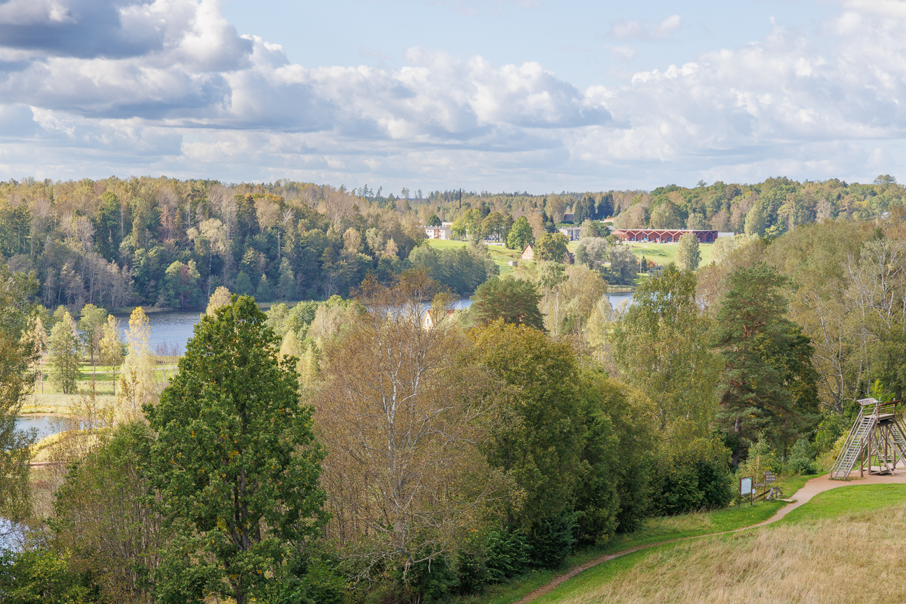 Blick vom Turm auf den Liinjärv (Strecksee)