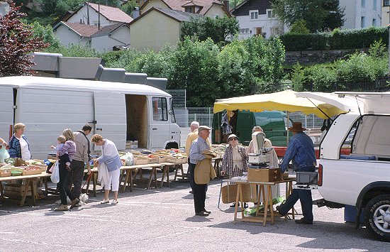 In den Dörfern gibt es kleine Märkte