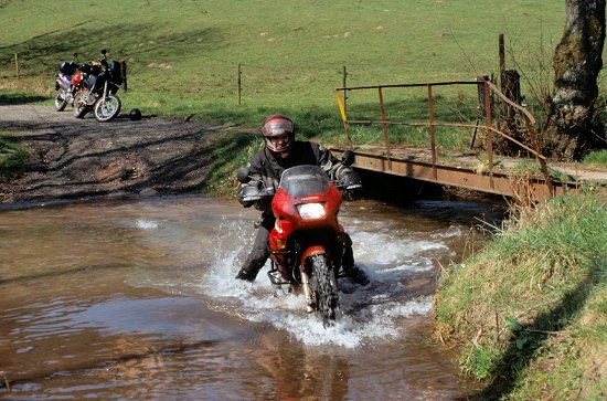 Mathias bei der Wasserdurchfahrt III