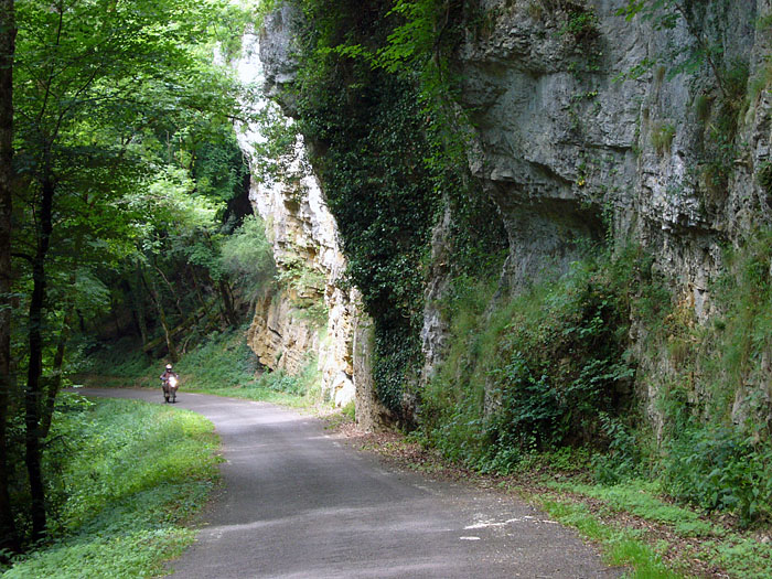 Fahrt duch eine Schlucht