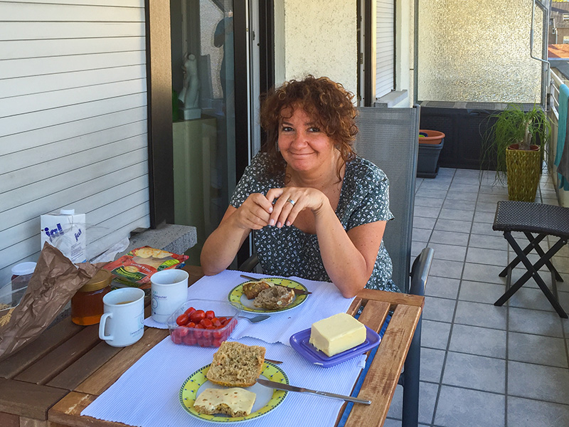 Frühstück auf Reinis Balkon