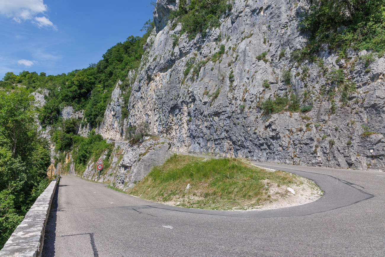 Kurvige Strecke zum Lac du Bourget hinunter