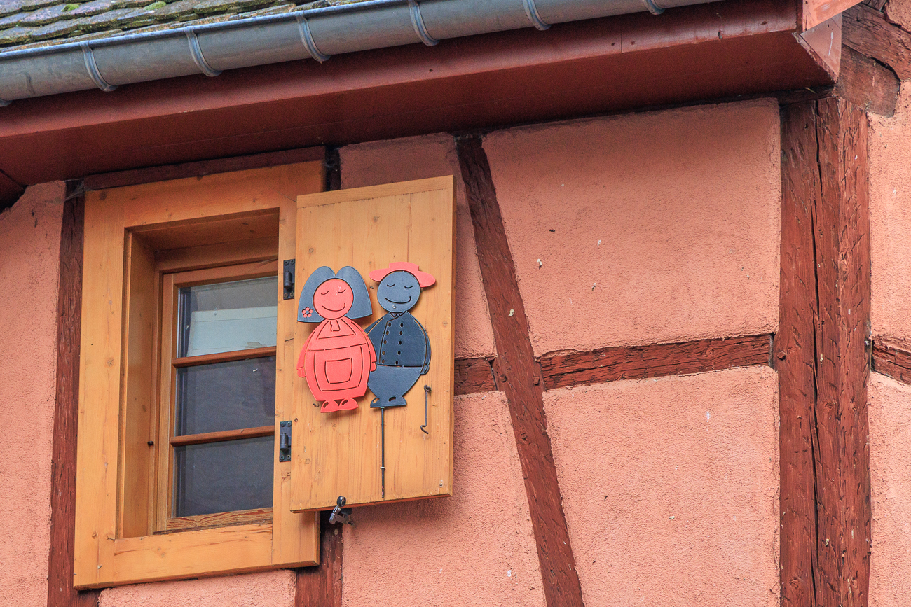 Figuren in alter Tracht
