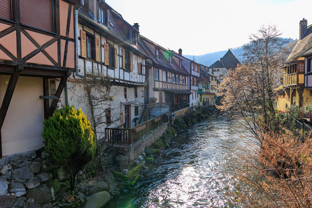Das Flüsschen Weiss fließt durch Kaysersberg