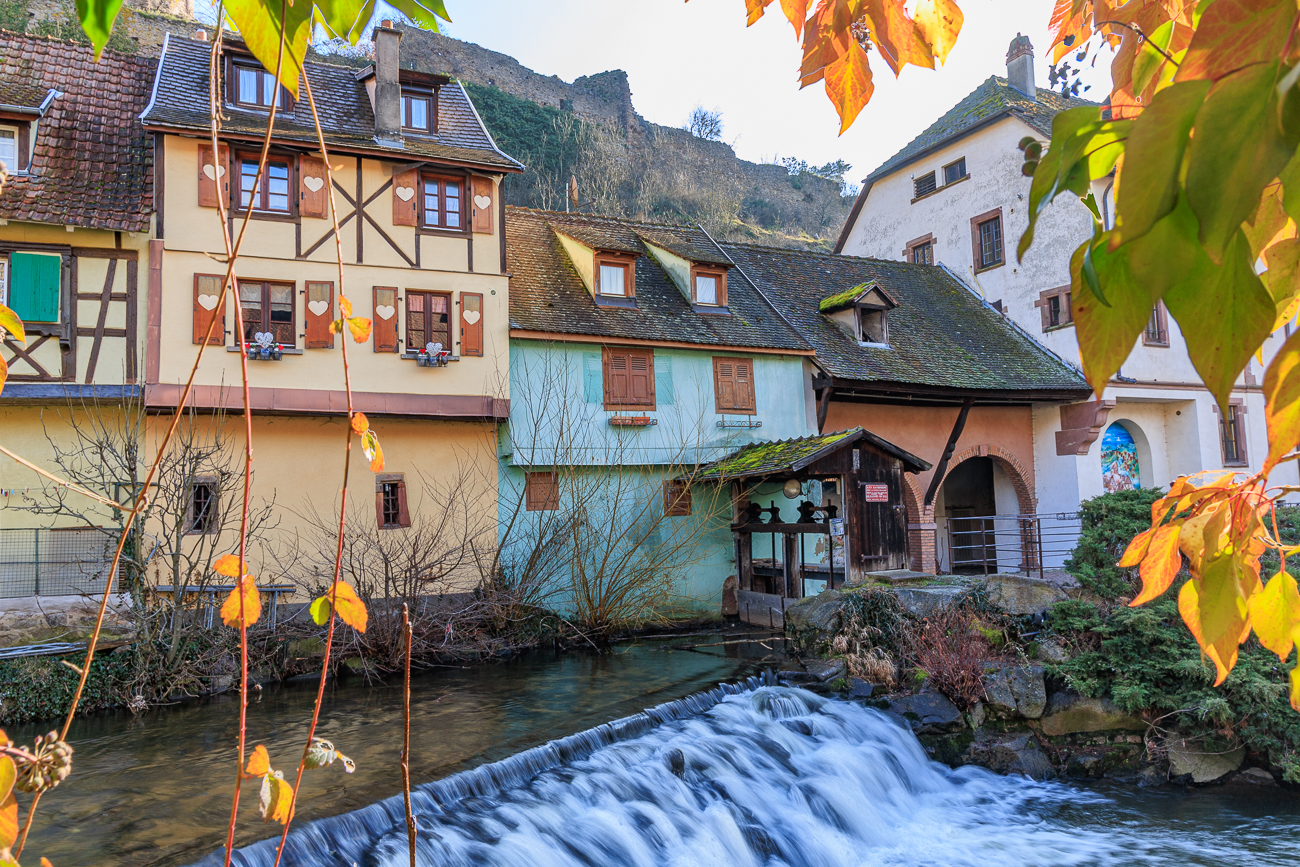 Das Flüsschen Weiss fließt durch Kaysersberg