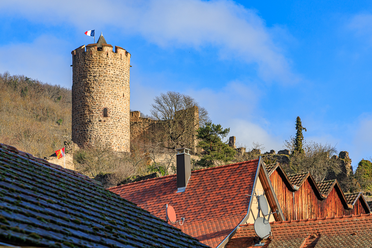 Die Burg Kaysersberg (franz&ouml;sisch Ch&acirc;teau de Kaysersberg)