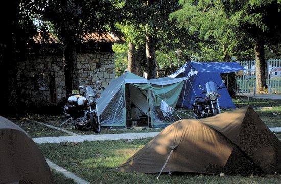 Unser Camp bei Ioánina, ca. 100 km vom Ankunftshafen Igoumenitsa entfernt