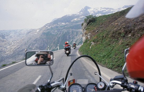 Auffahrt zum Rhone-Gletscher