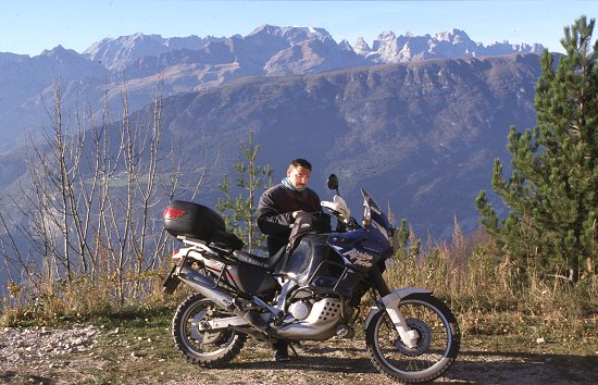 Am Monte Bondone, im Hintergrund Teile der Brenta Gruppe