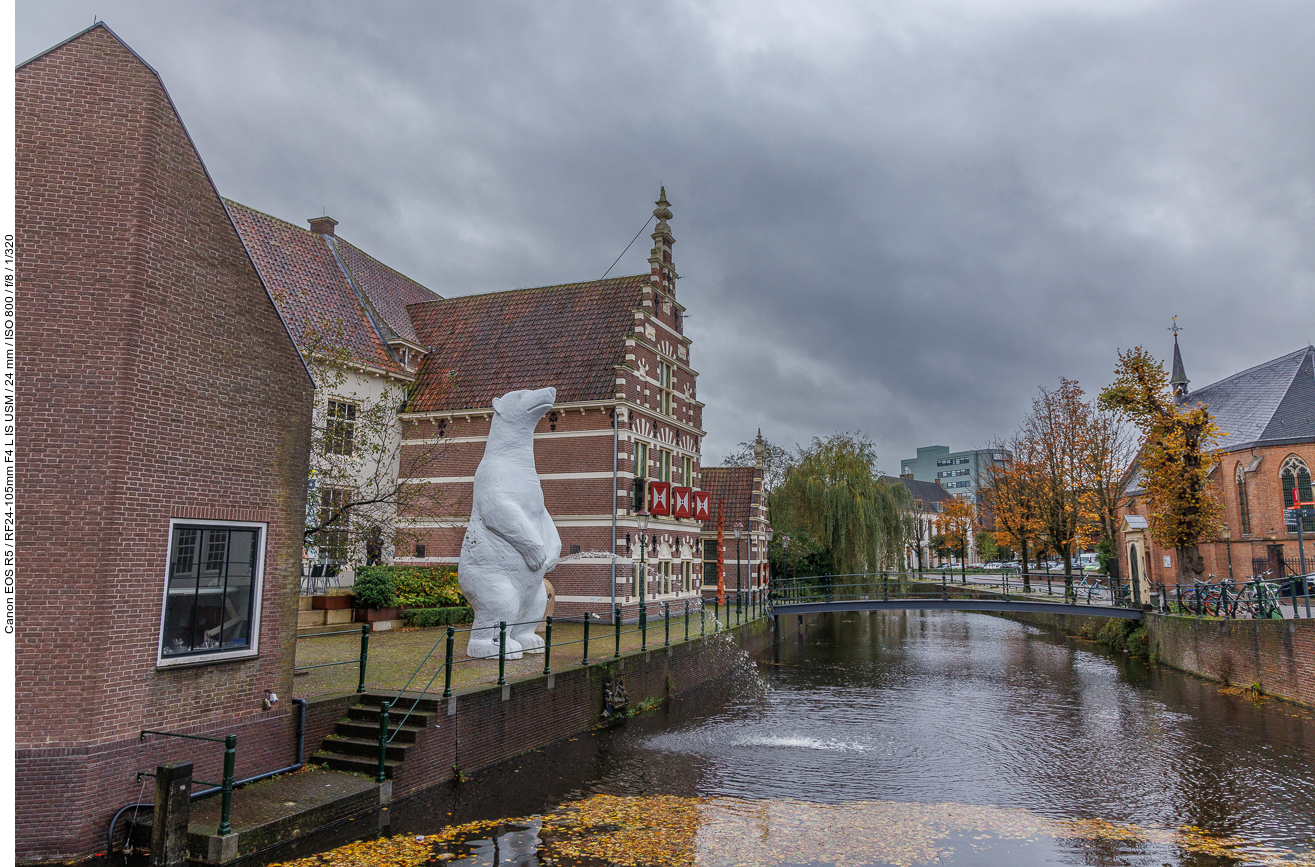 ... um die Ecke ist das Museum Flehite, es handelt von der Geschichte von Amersfoort (vom Marienmirakel bis hin zu Eysink-Motorrädern) ...