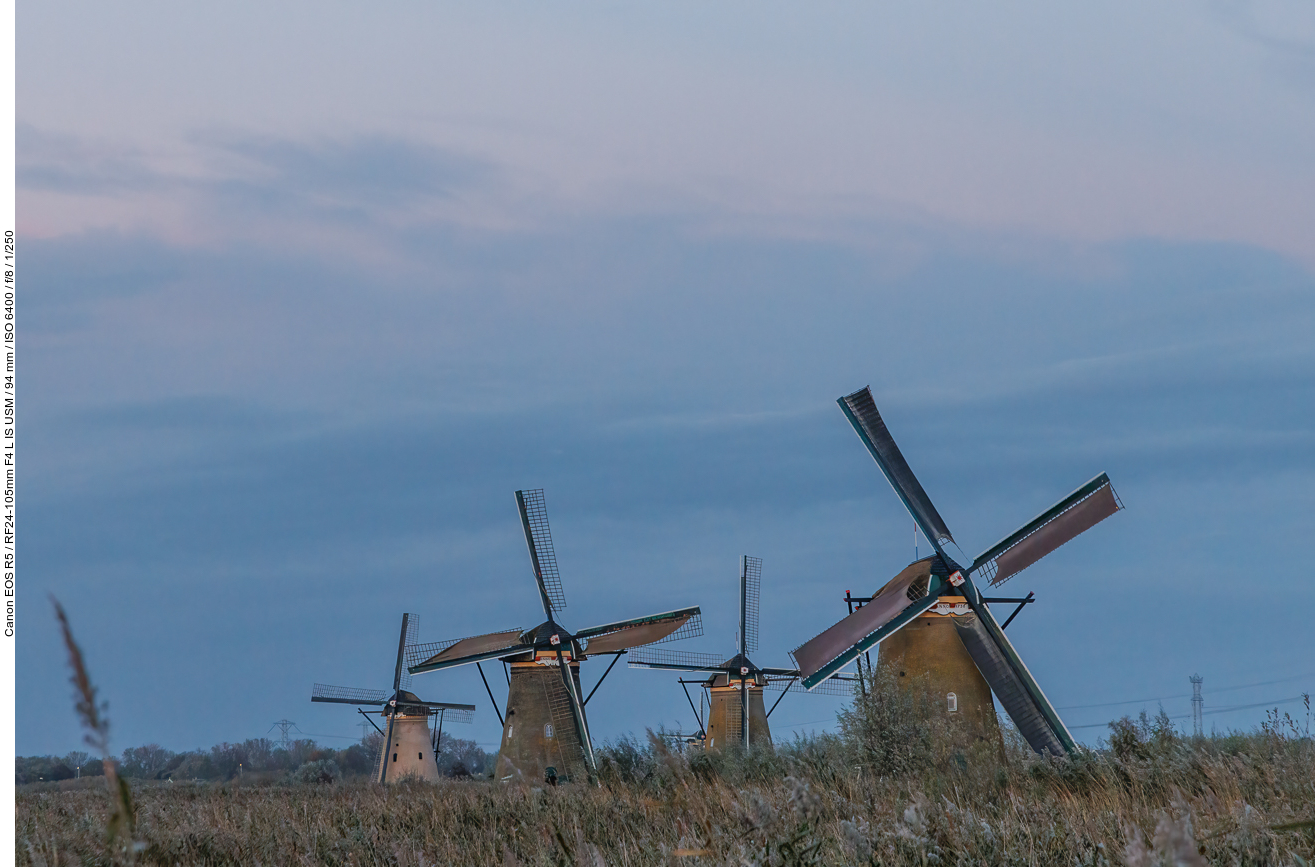 Die Mühlen von Kinderdijk gehören zu den bekanntesten Sehenswürdigkeiten in den Niederlanden.
Sie wurden im 18. Jahrhundert erbaut, nachdem sich die älteren Kanalsysteme als wenig effektiv erwiesen