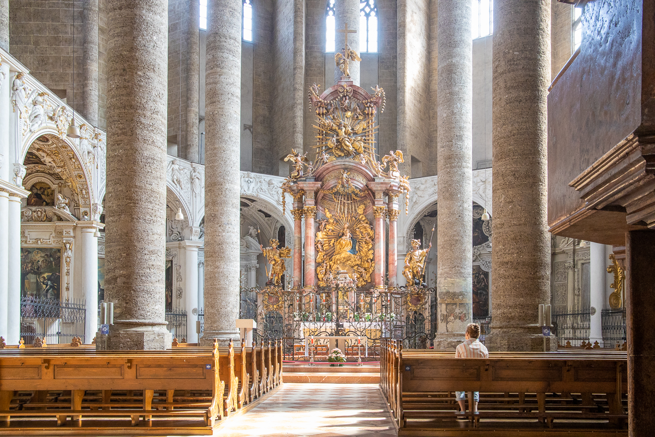 Im Kircheninneren