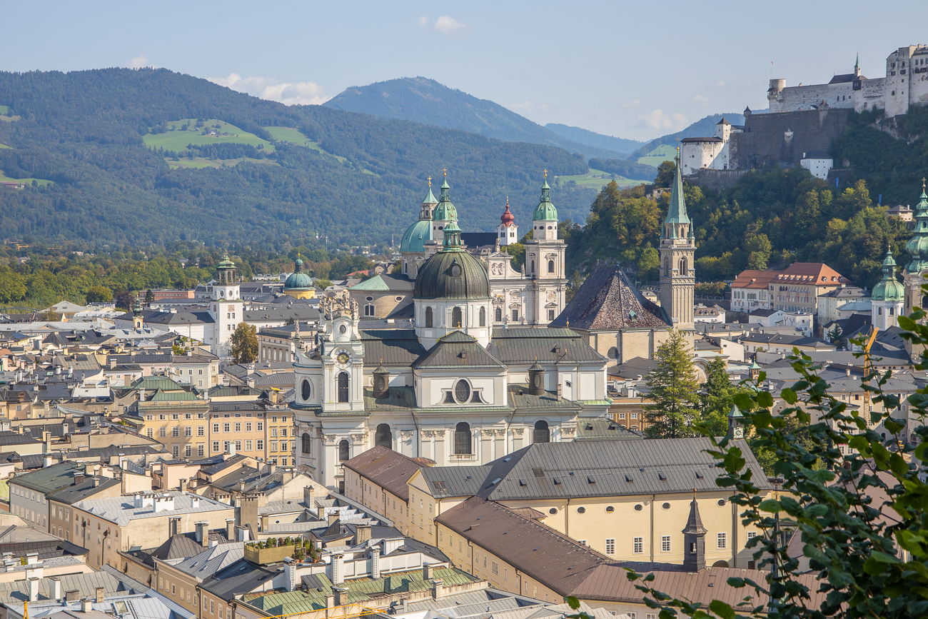 Blick vom Mönchsberg auf das Domviertel